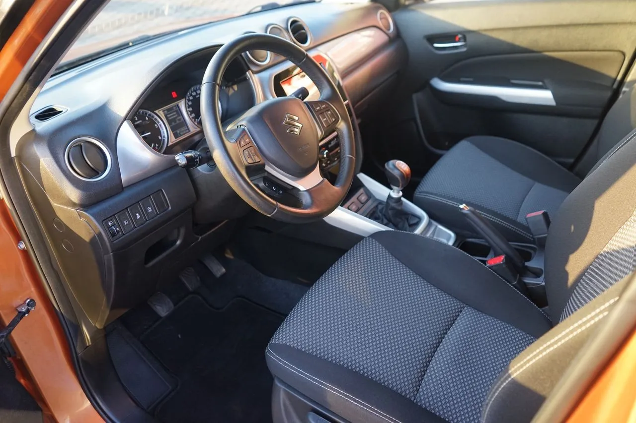 Suzuki Vitara 1.6 Navi Sitzheizung...  Image 8